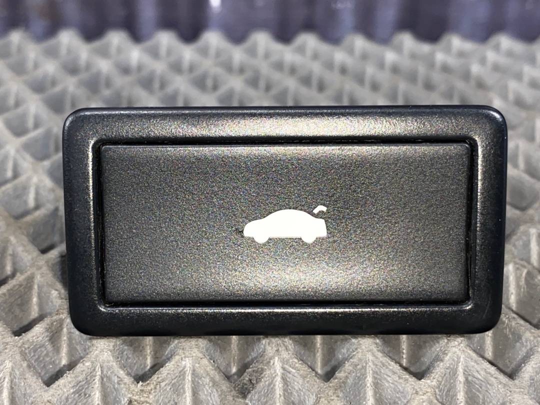 Кнопка открывания багажника, 1500 рублей, Красноярск