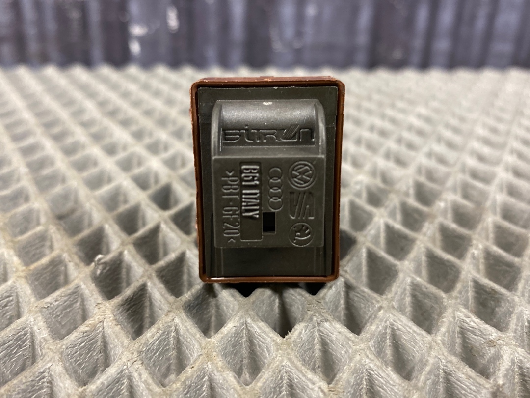 Кнопка открывания багажника, 360 рублей, Красноярск