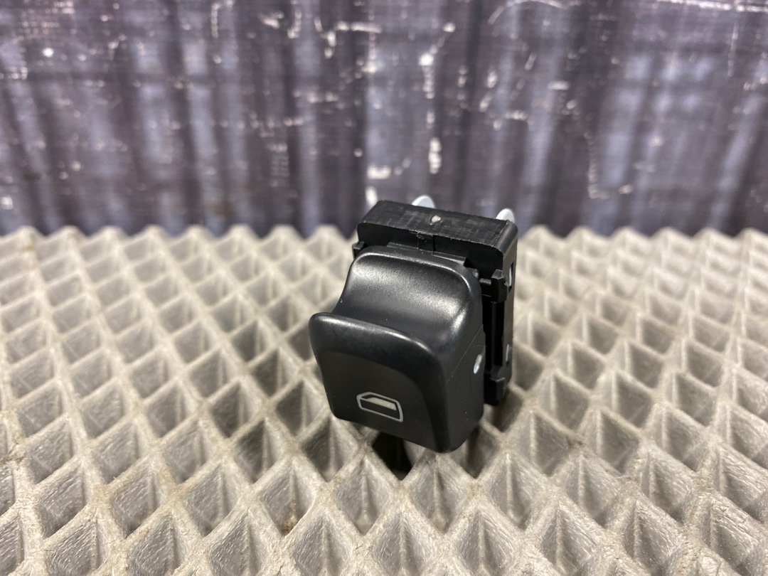 Кнопка стеклоподъемника, 330 рублей, Красноярск