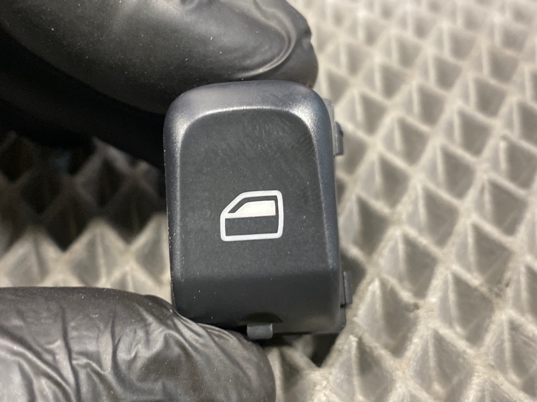 Кнопка стеклоподъемника, 330 рублей, Красноярск