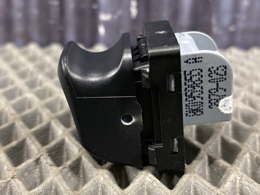 Кнопка стеклоподъемника, 330 рублей, Красноярск