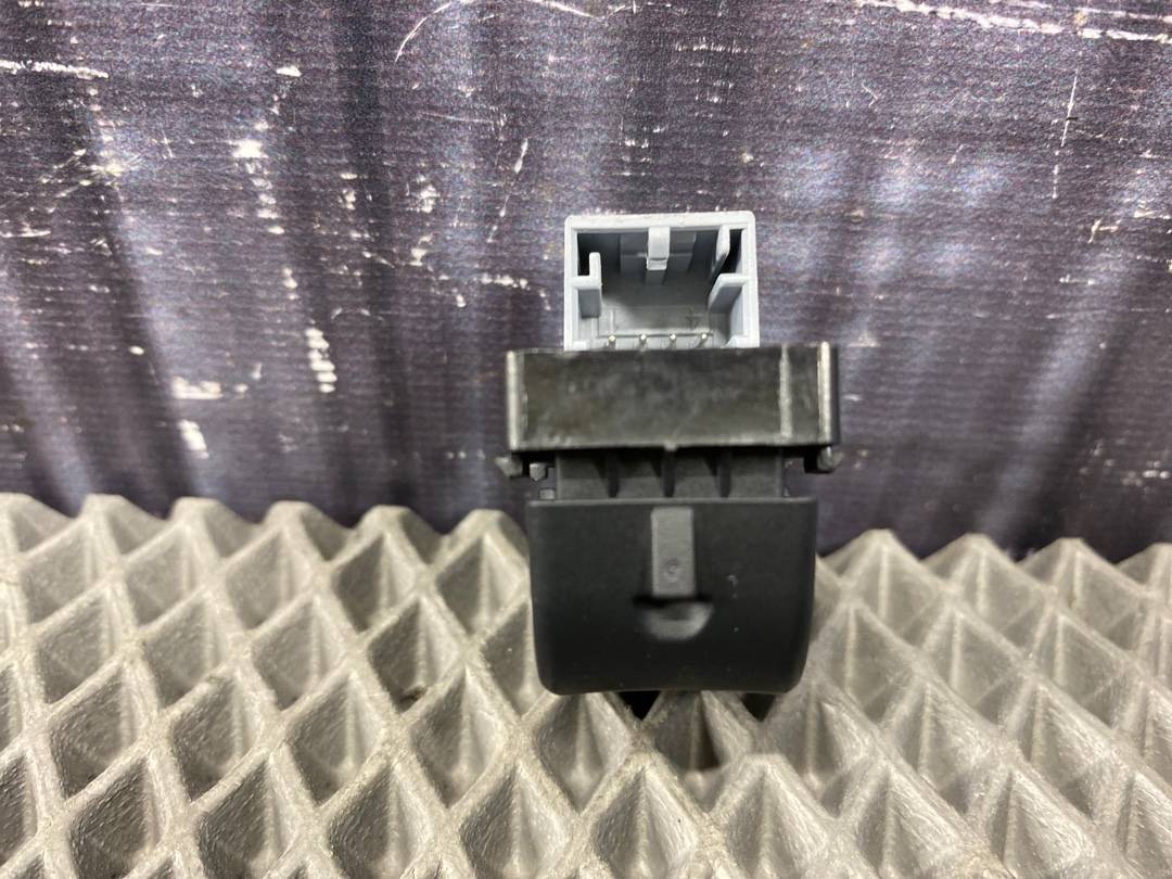 Кнопка стеклоподъемника, 330 рублей, Красноярск