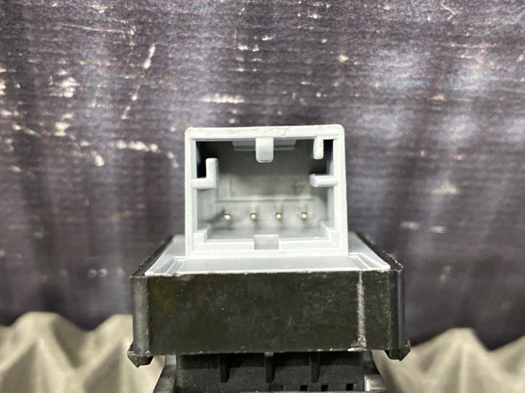 Кнопка стеклоподъемника, 330 рублей, Красноярск