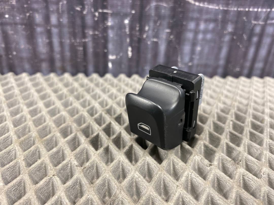 Кнопка стеклоподъемника, 330 рублей, Красноярск