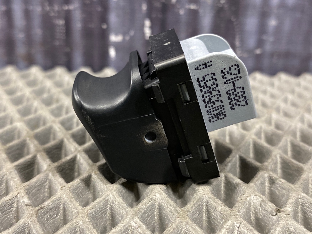 Кнопка стеклоподъемника, 330 рублей, Красноярск