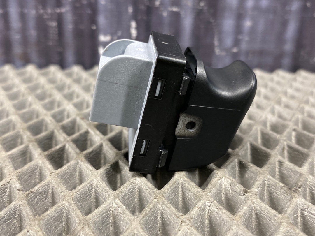 Кнопка стеклоподъемника, 330 рублей, Красноярск