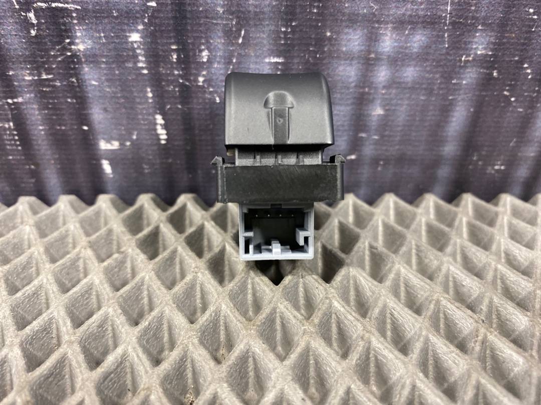 Кнопка стеклоподъемника, 330 рублей, Красноярск