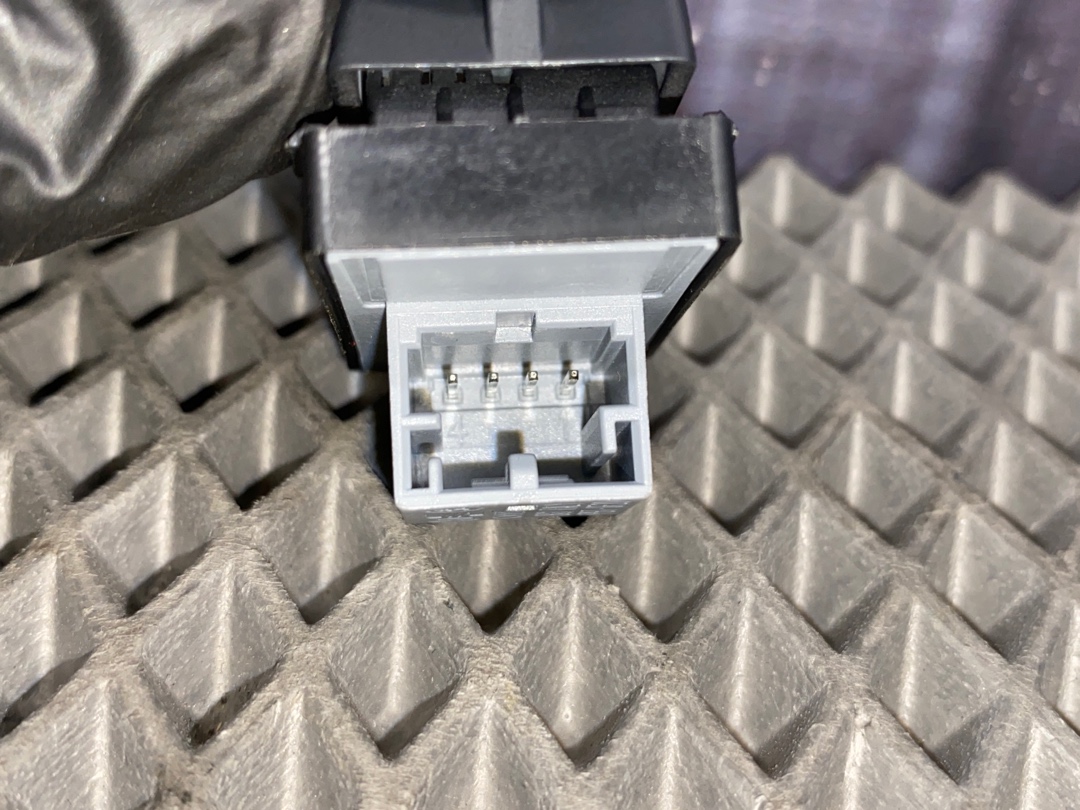 Кнопка стеклоподъемника, 330 рублей, Красноярск