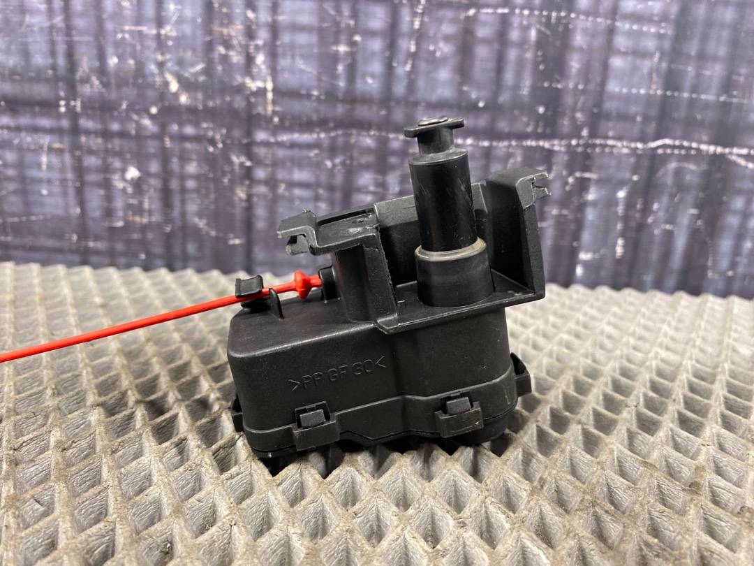 Замок лючка бензобака, 1260 рублей, Красноярск