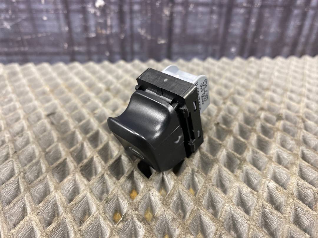 Кнопка стеклоподъемника, 330 рублей, Красноярск