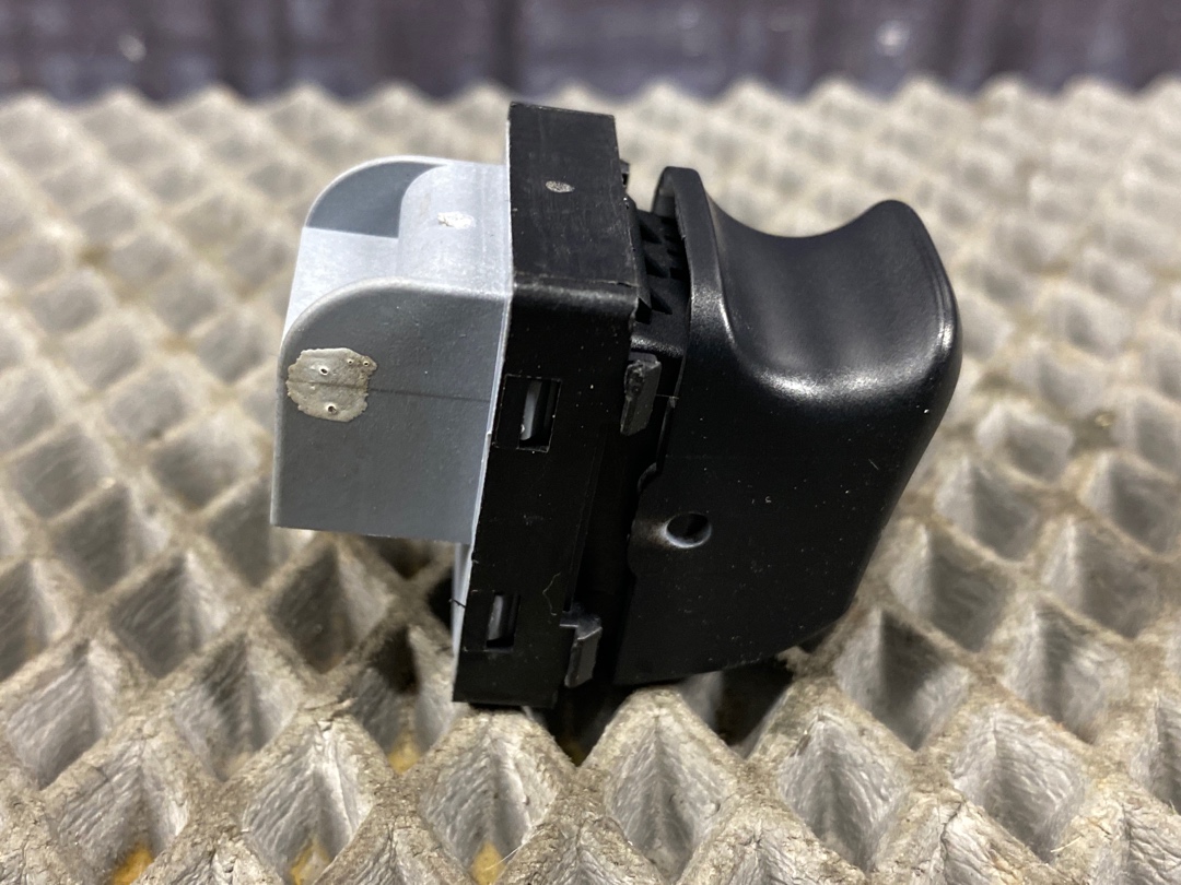 Кнопка стеклоподъемника, 330 рублей, Красноярск