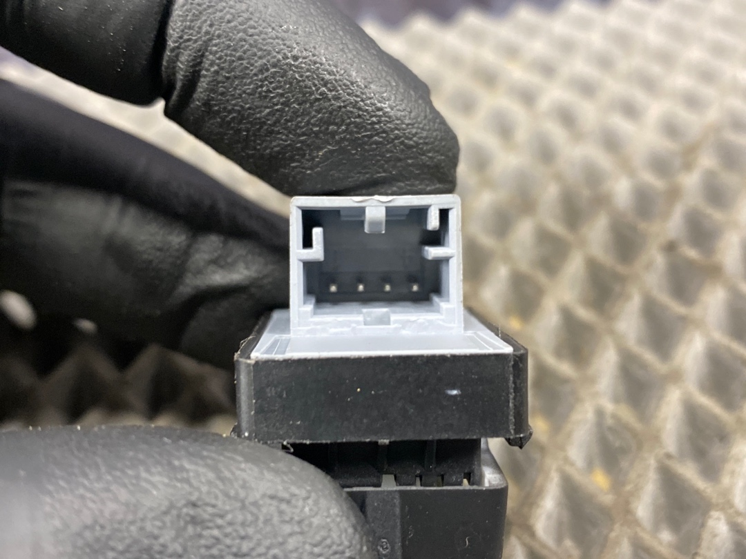 Кнопка стеклоподъемника, 330 рублей, Красноярск