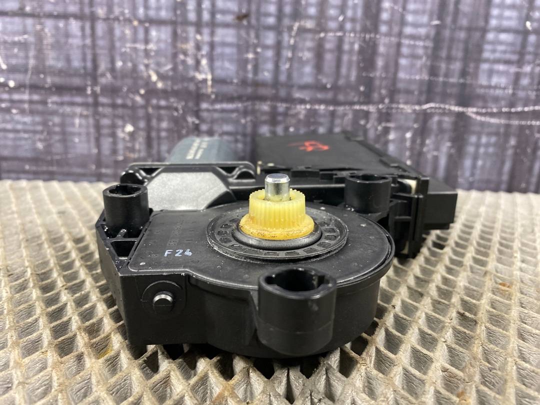 Мотор стеклоподъемника, 1630 рублей, Красноярск