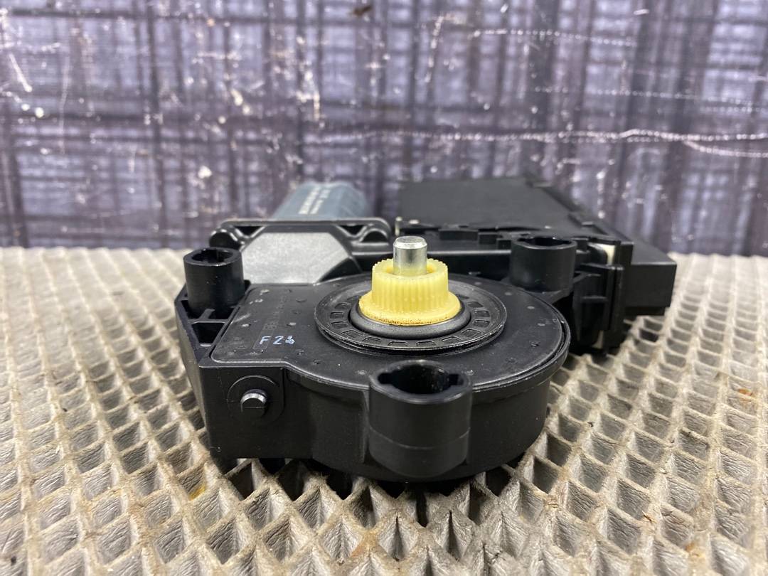 Мотор стеклоподъемника, 1630 рублей, Красноярск