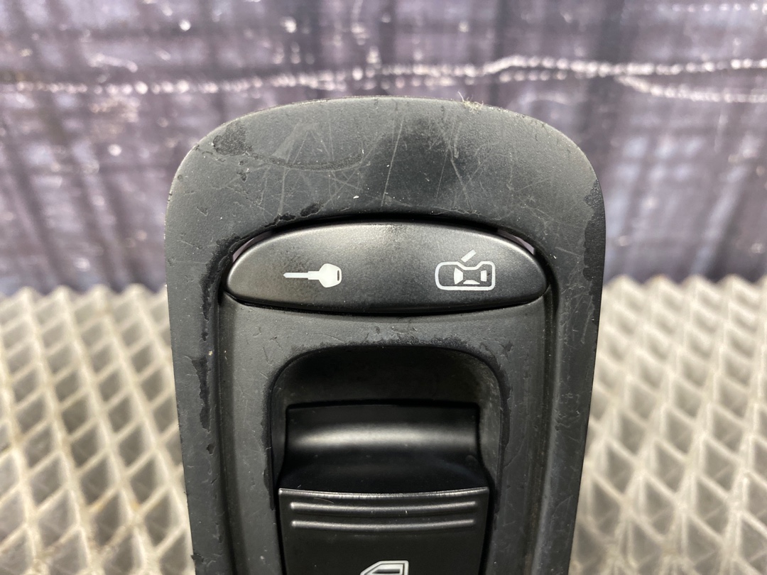 Кнопка стеклоподъемника, 680 рублей, Красноярск