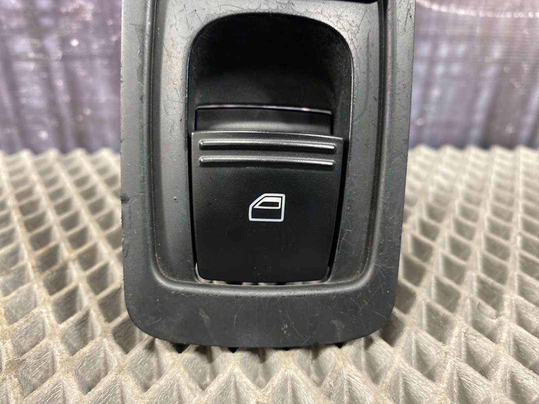 Кнопка стеклоподъемника, 680 рублей, Красноярск