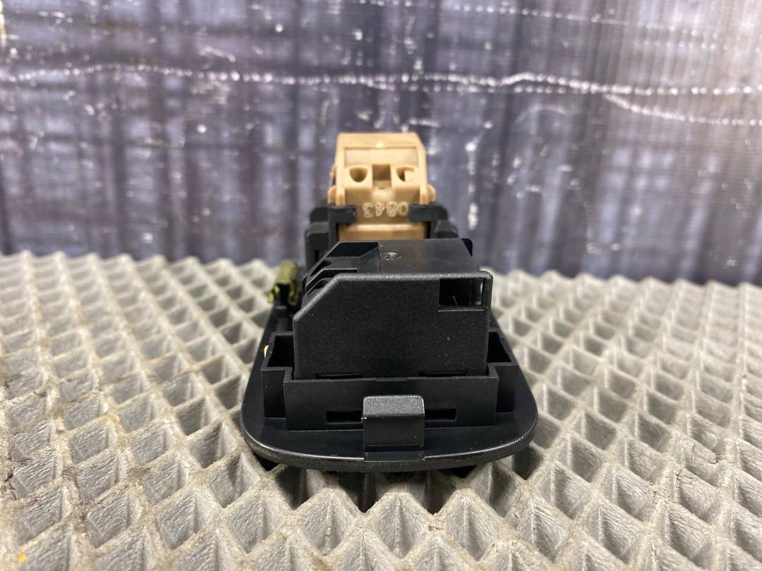 Кнопка стеклоподъемника, 680 рублей, Красноярск