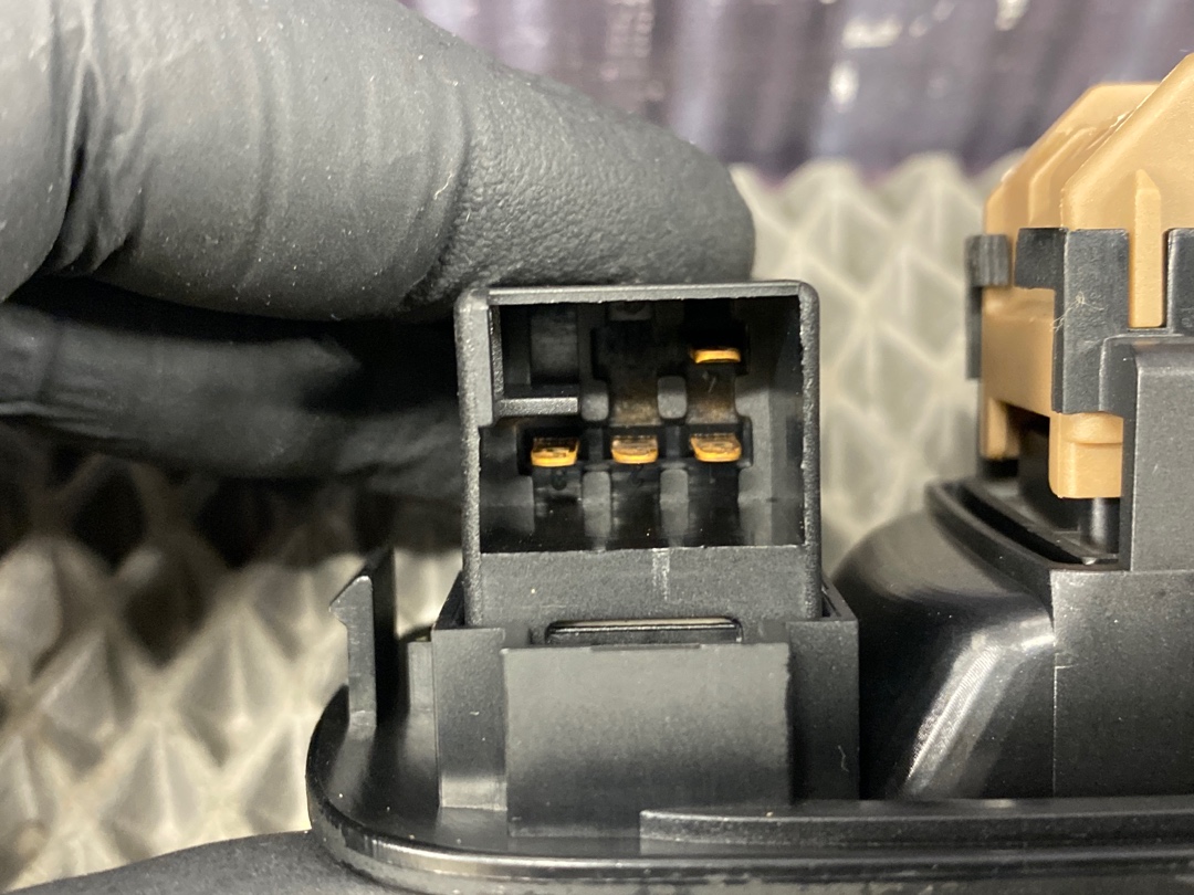 Кнопка стеклоподъемника, 680 рублей, Красноярск