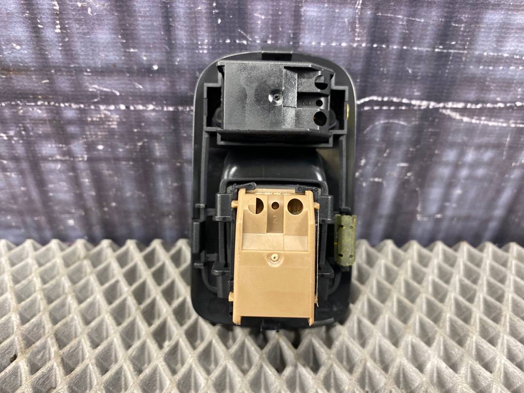 Кнопка стеклоподъемника, 680 рублей, Красноярск