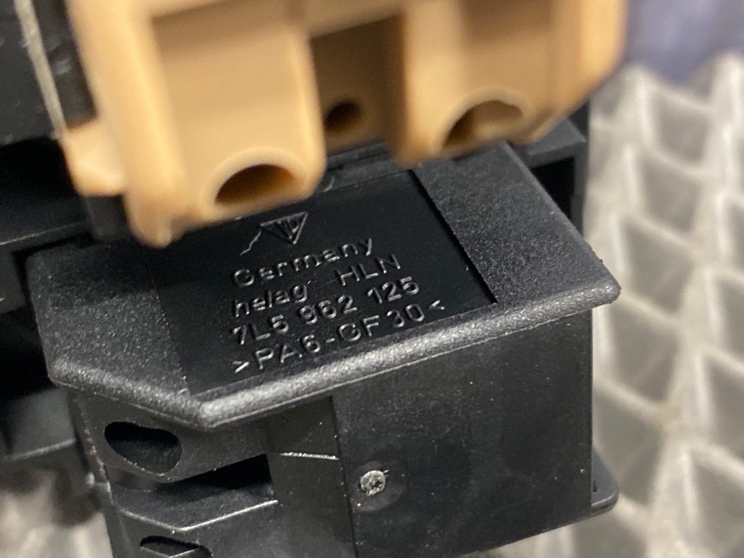 Кнопка стеклоподъемника, 680 рублей, Красноярск