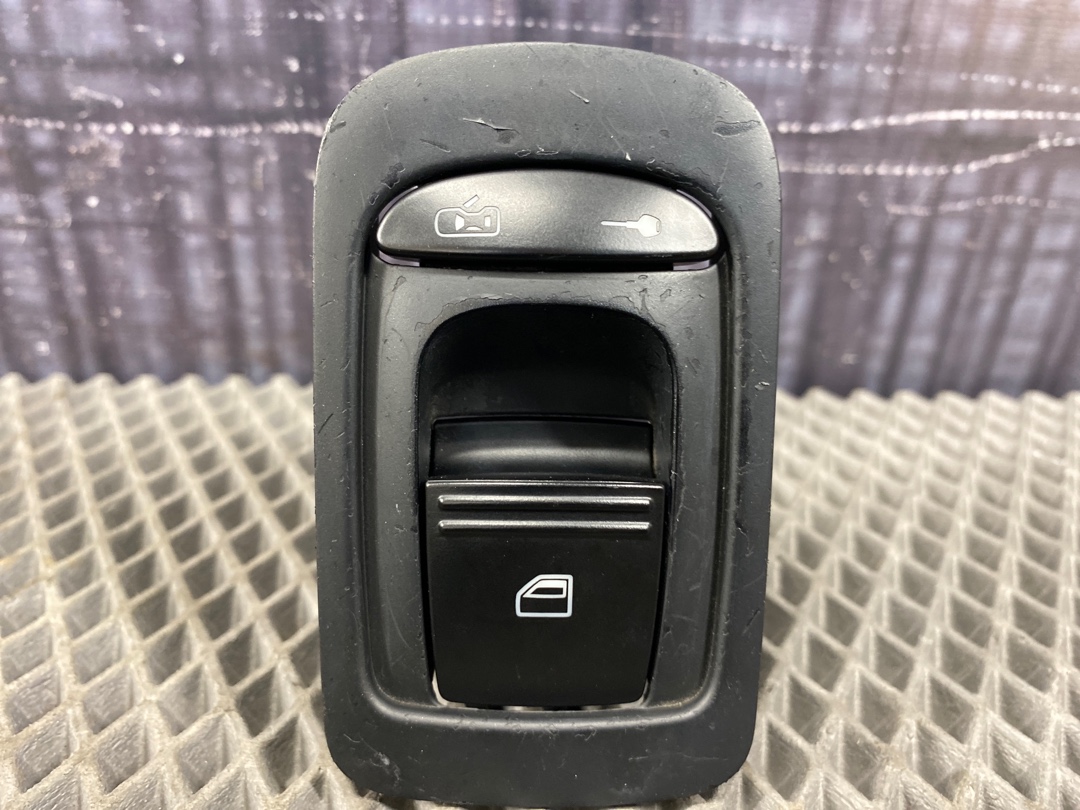 Кнопка стеклоподъемника, 680 рублей, Красноярск