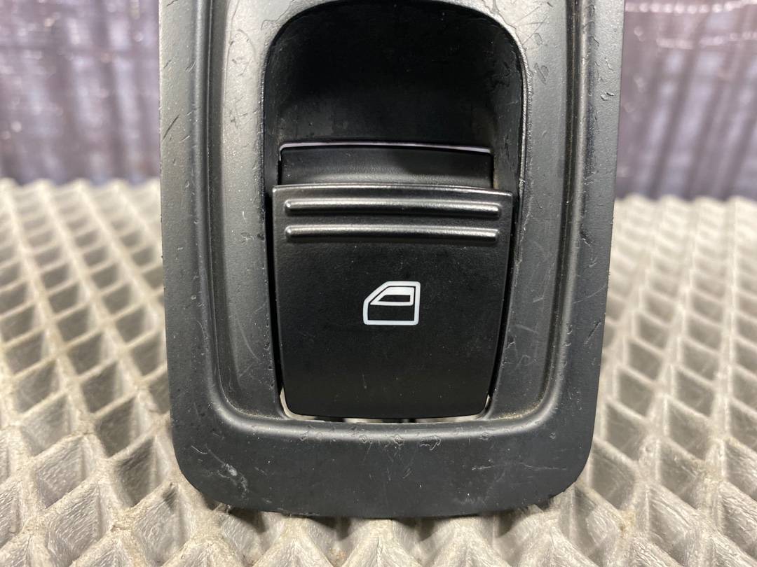 Кнопка стеклоподъемника, 680 рублей, Красноярск