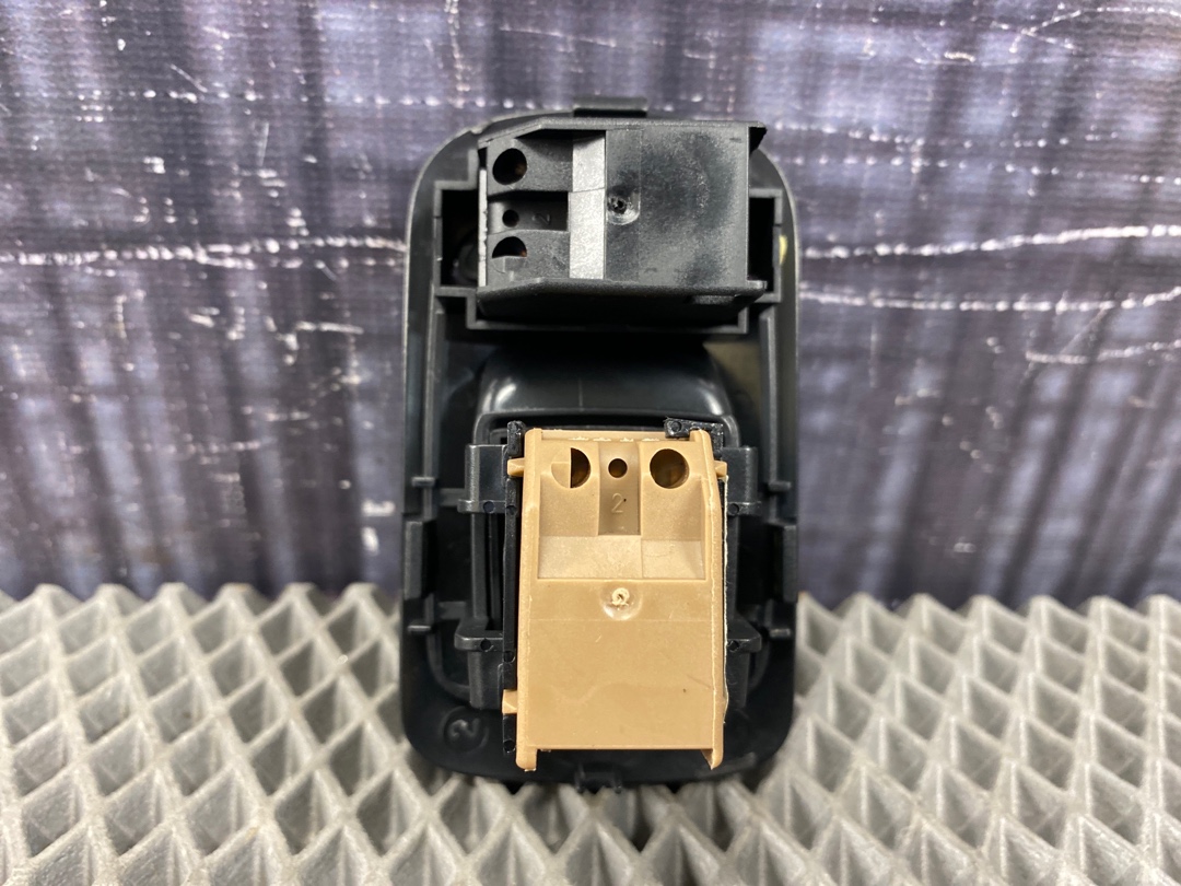 Кнопка стеклоподъемника, 680 рублей, Красноярск