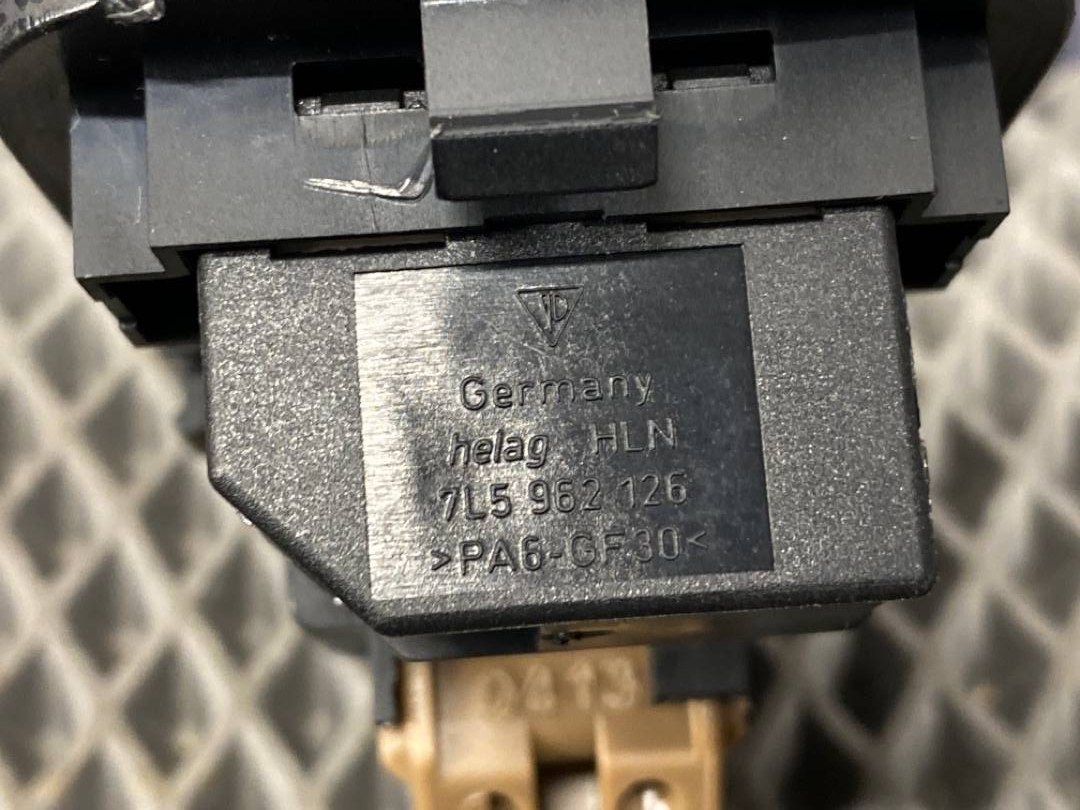 Кнопка стеклоподъемника, 680 рублей, Красноярск