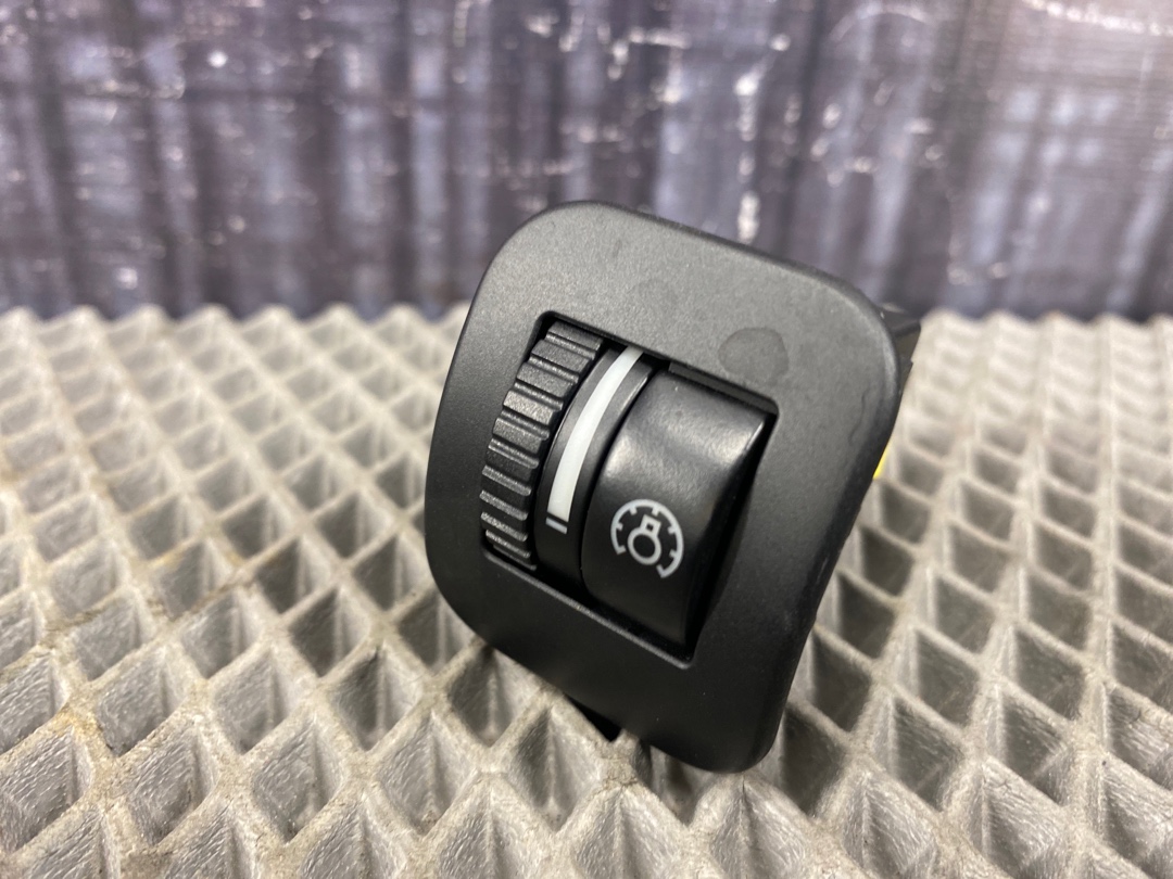 Кнопка яркости подсветки, 650 рублей, Красноярск