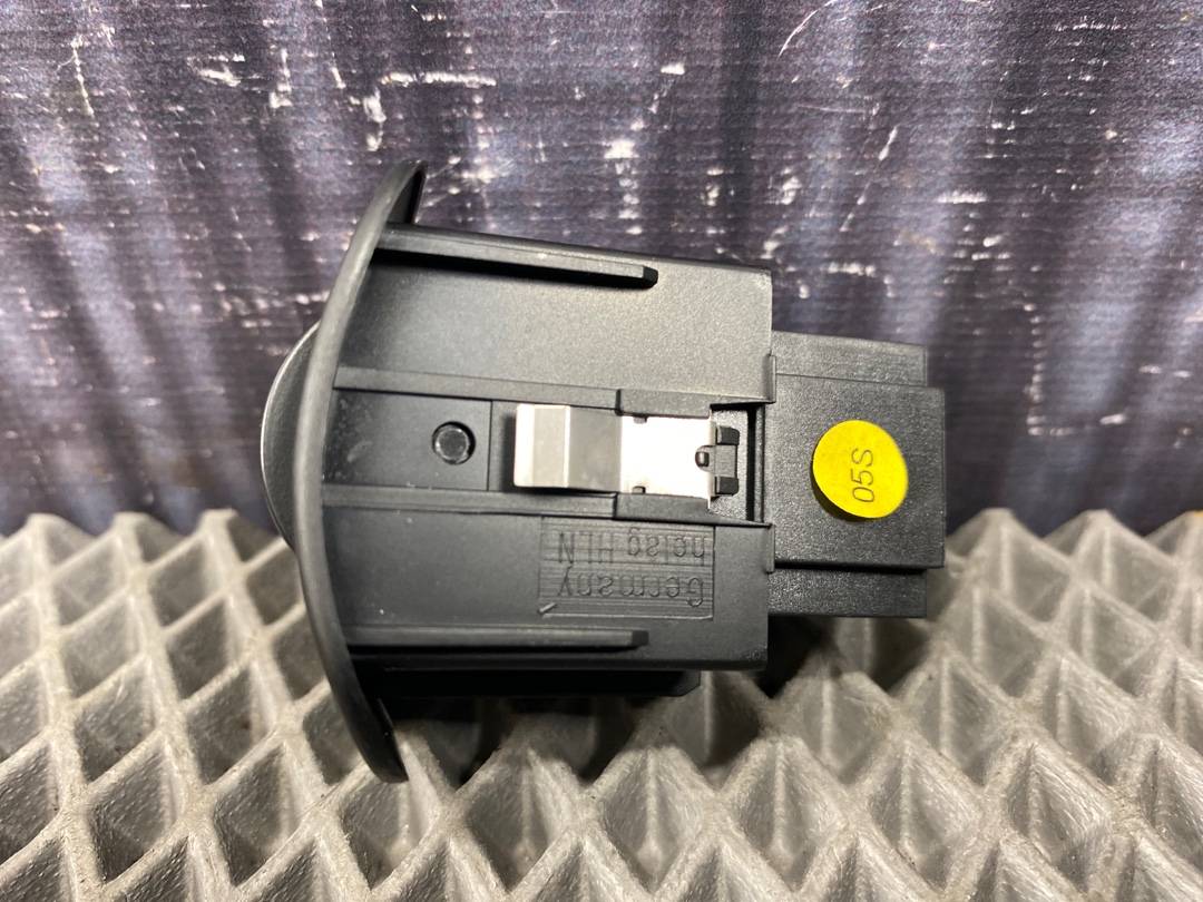 Кнопка яркости подсветки, 650 рублей, Красноярск