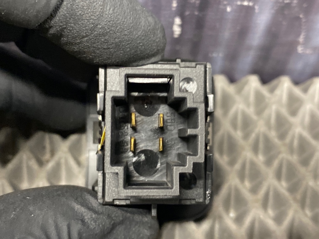 Кнопка яркости подсветки, 650 рублей, Красноярск