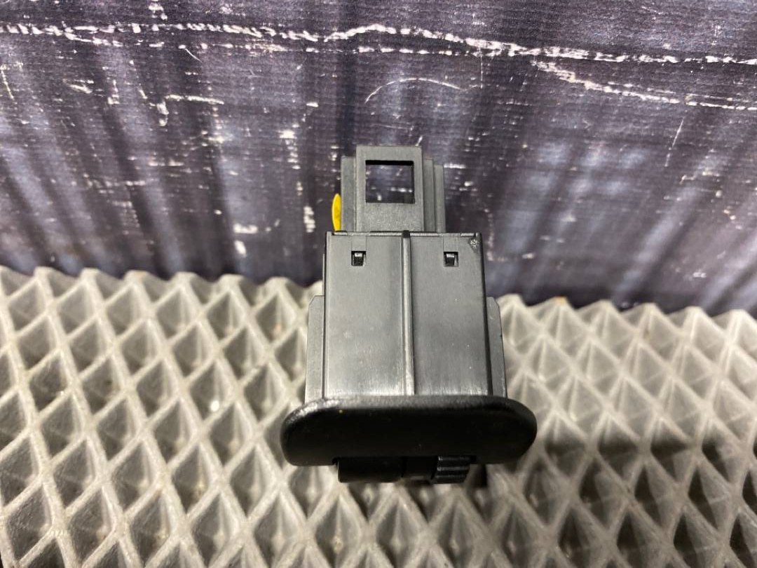 Кнопка яркости подсветки, 650 рублей, Красноярск