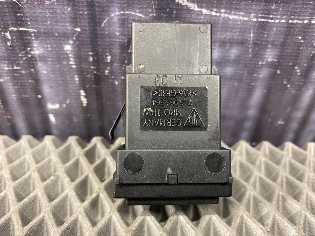 Кнопка подогрева сиденья, 850 рублей, Красноярск