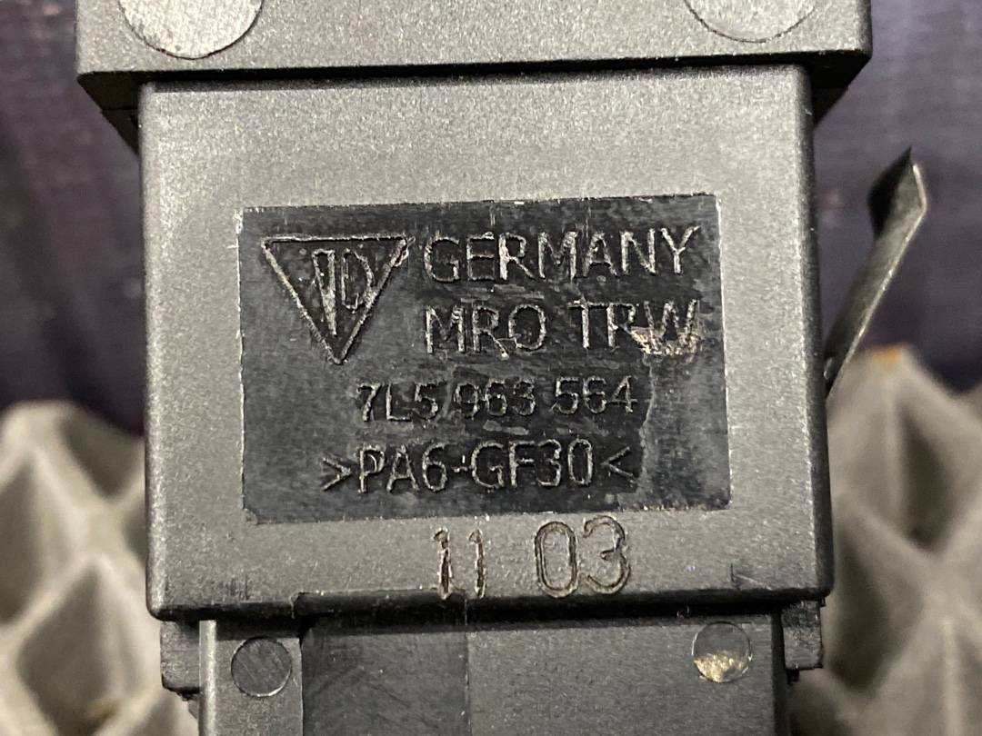 Кнопка подогрева сиденья, 850 рублей, Красноярск