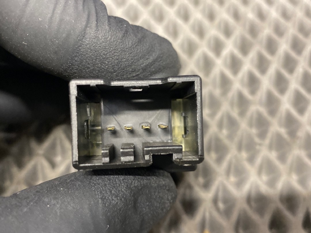 Кнопка подогрева сиденья, 850 рублей, Красноярск