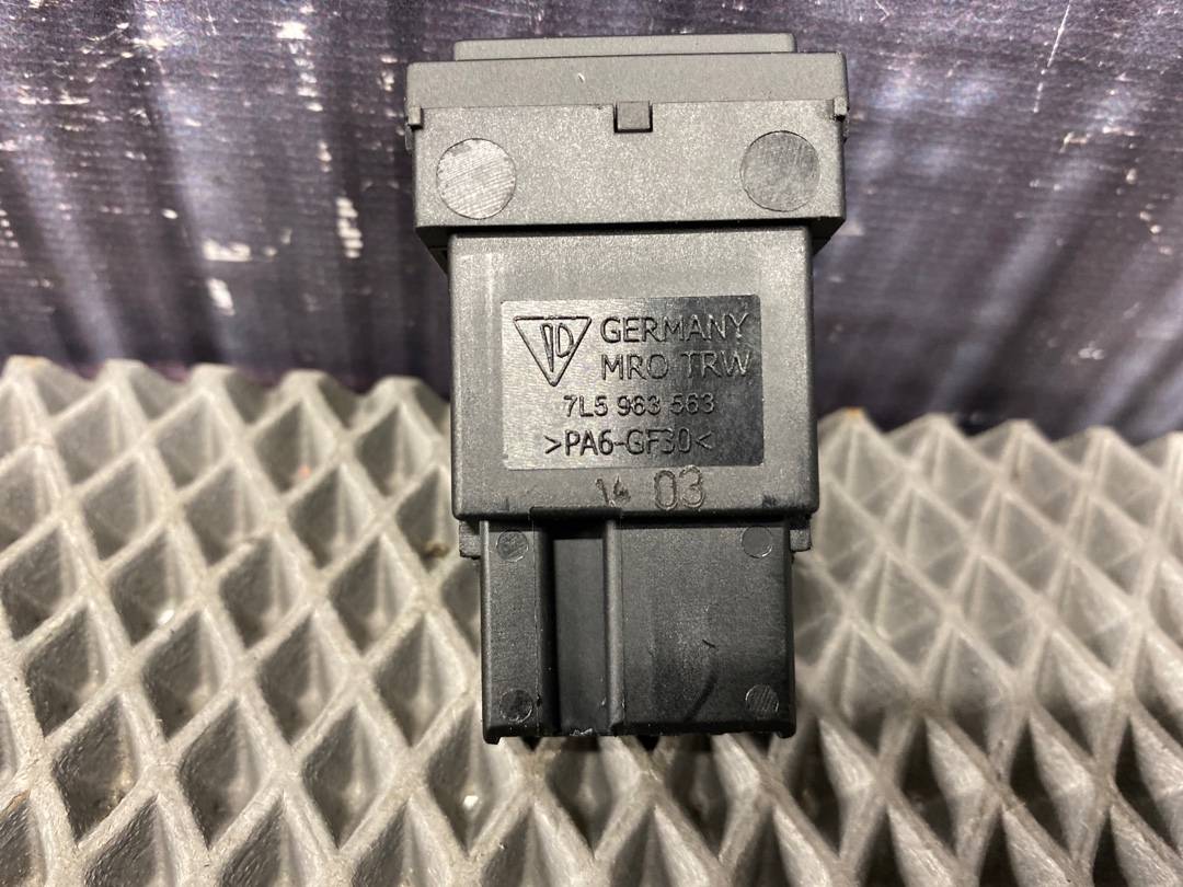 Кнопка подогрева сиденья, 850 рублей, Красноярск