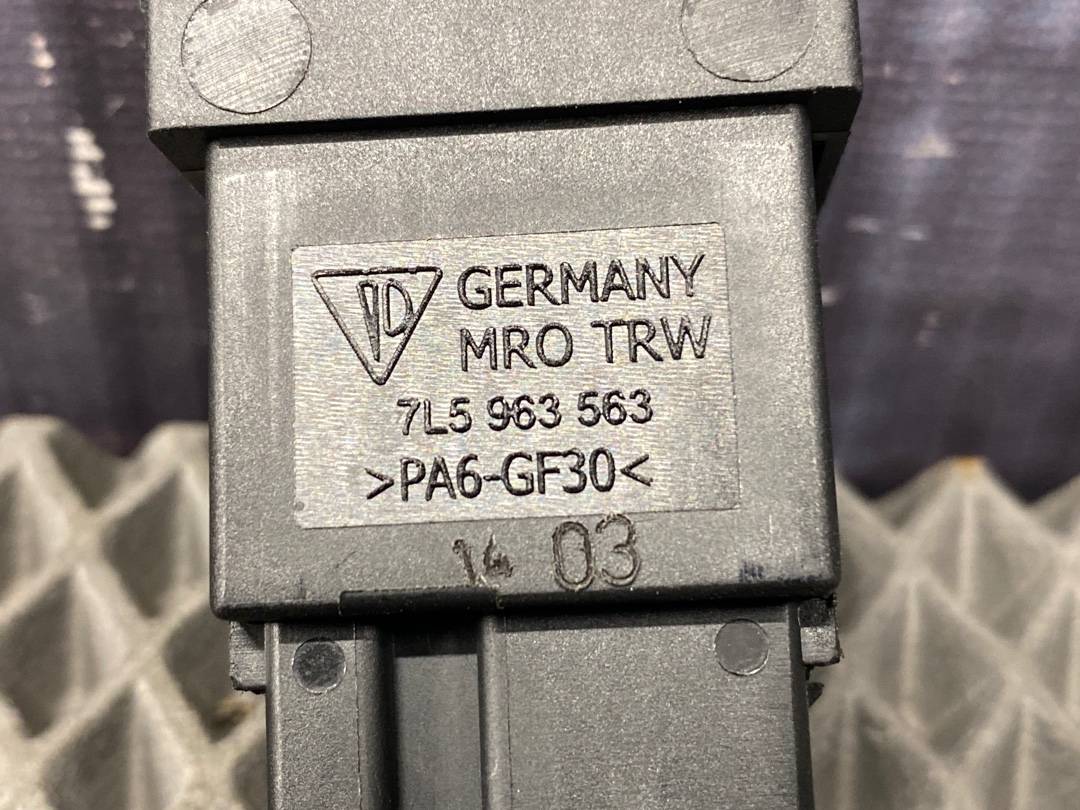 Кнопка подогрева сиденья, 850 рублей, Красноярск