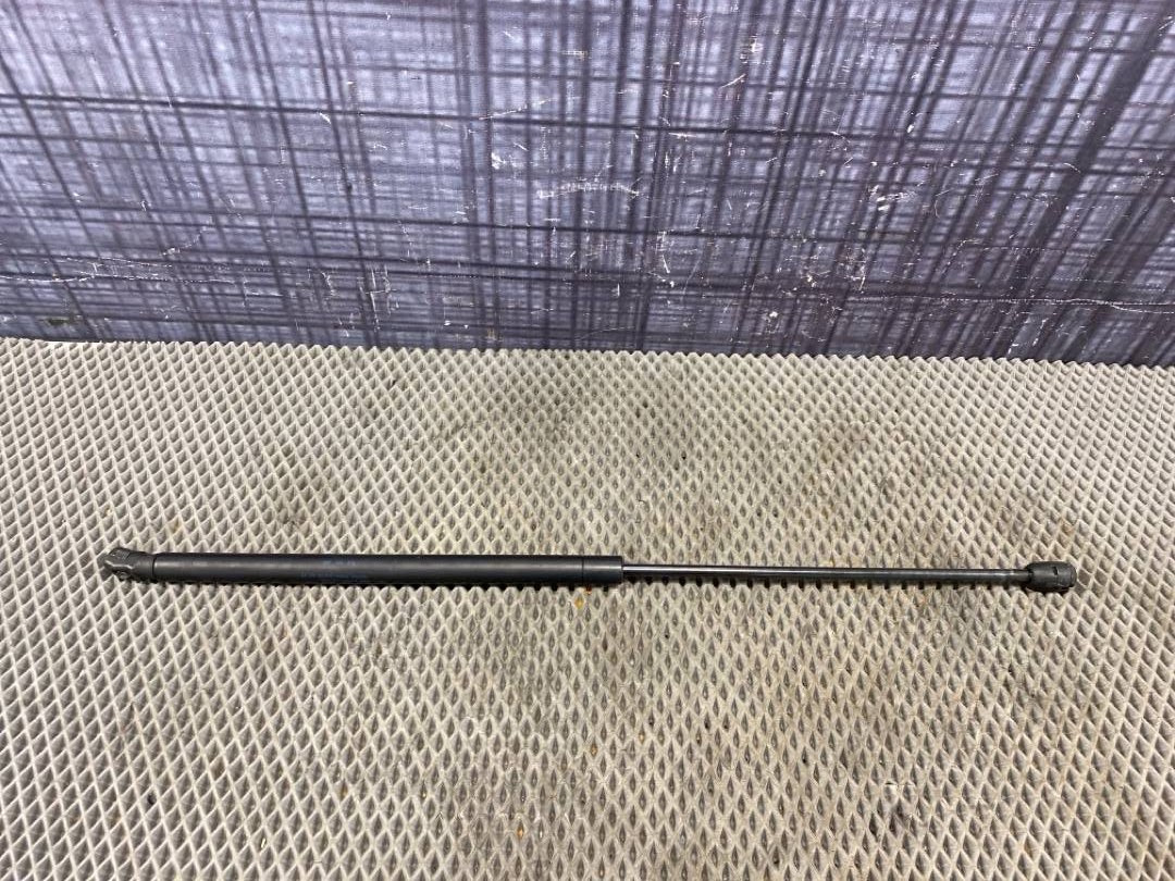 Амортизатор капота, 1070 рублей, Красноярск