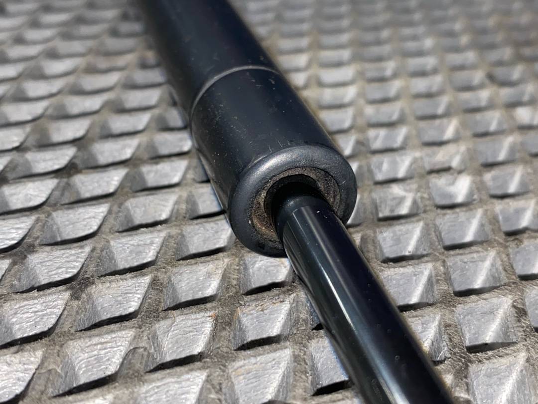 Амортизатор капота, 1070 рублей, Красноярск