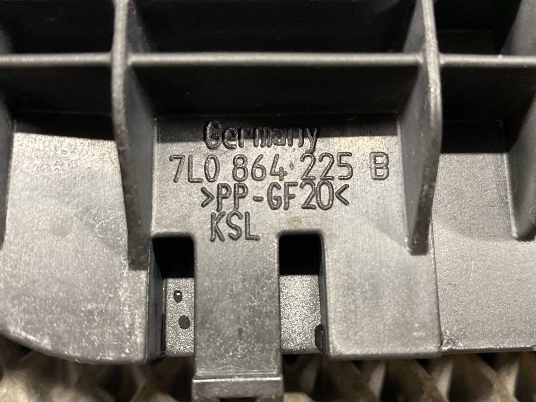 Опора ковра багажника, 670 рублей, Красноярск