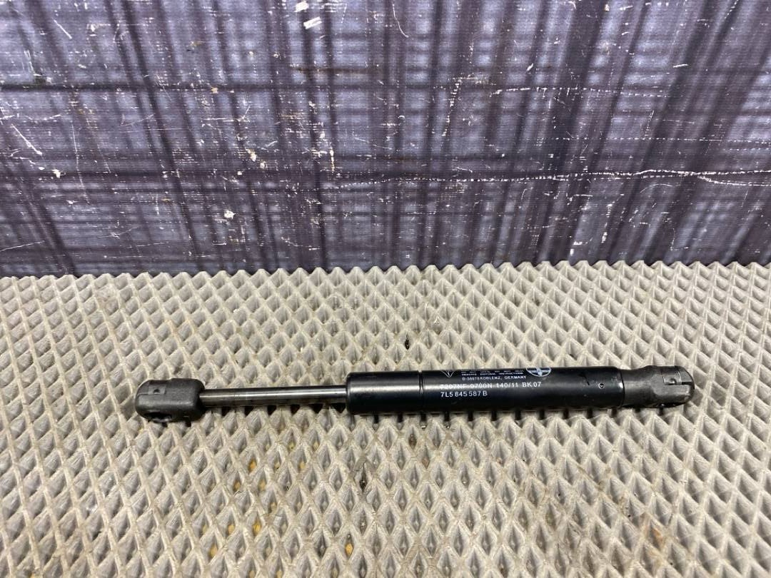 Амортизатор багажника, 750 рублей, Красноярск