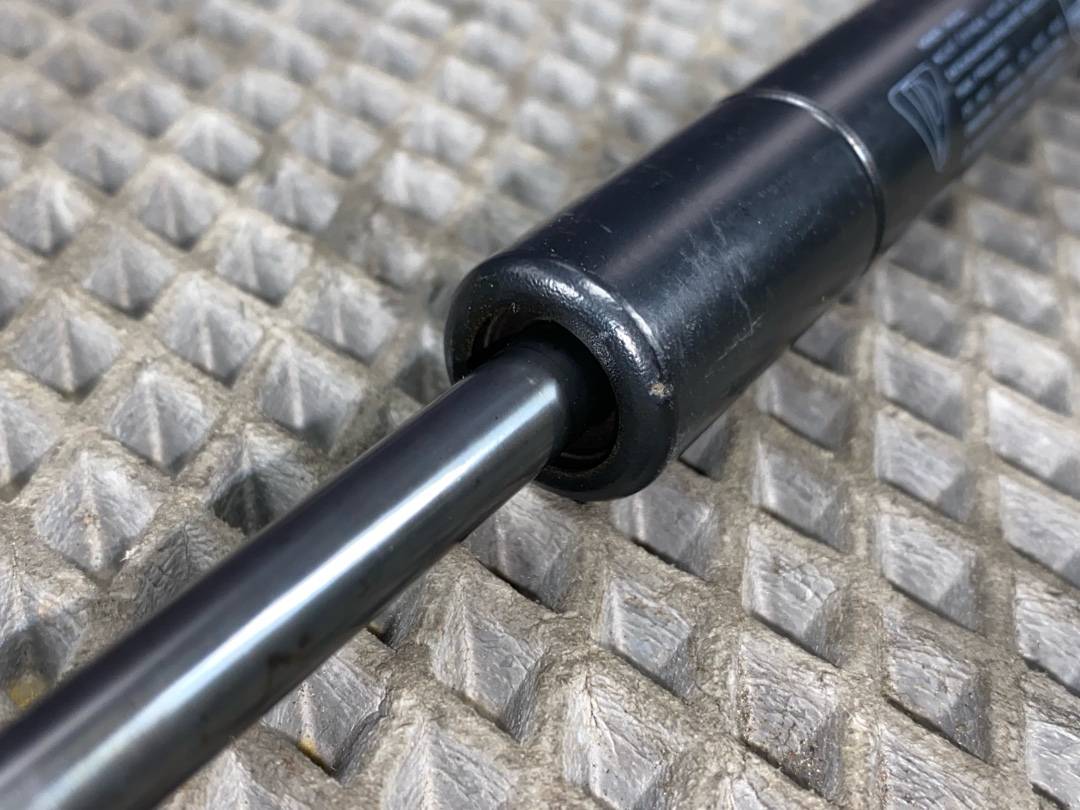 Амортизатор багажника, 750 рублей, Красноярск