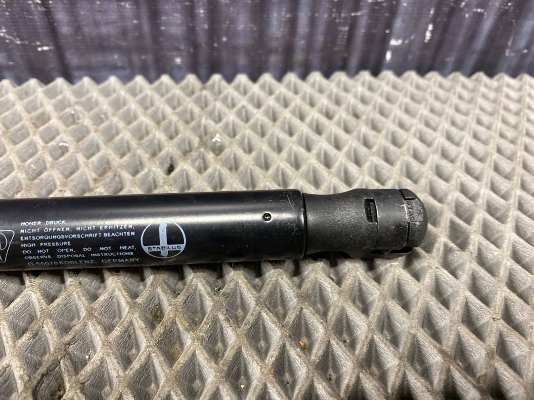 Амортизатор багажника, 750 рублей, Красноярск