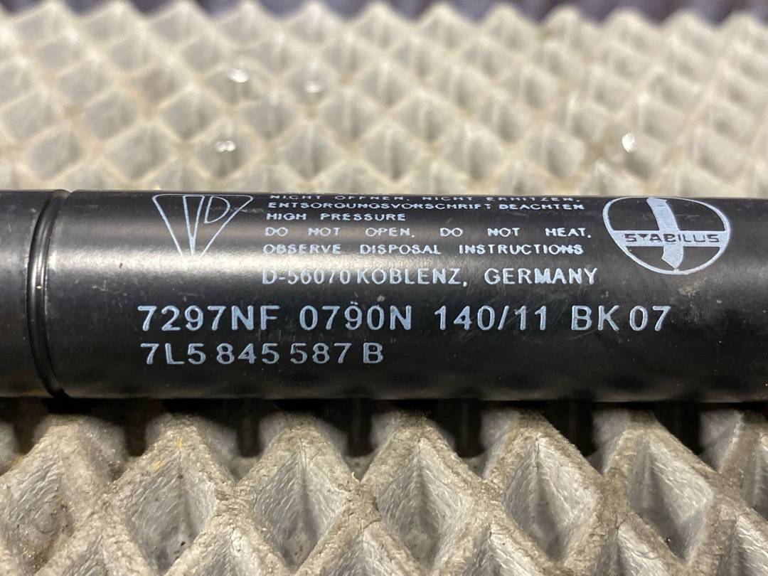 Амортизатор багажника, 750 рублей, Красноярск