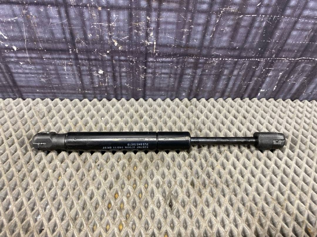 Амортизатор багажника, 750 рублей, Красноярск