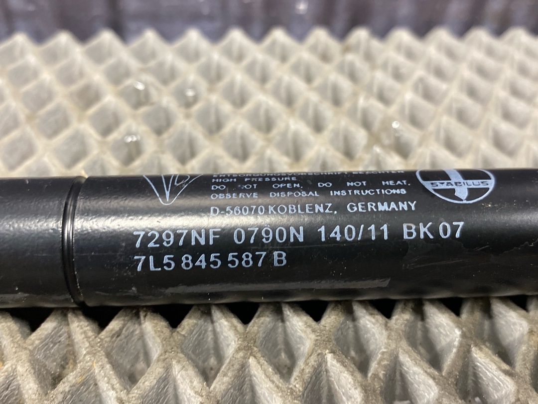 Амортизатор багажника, 750 рублей, Красноярск