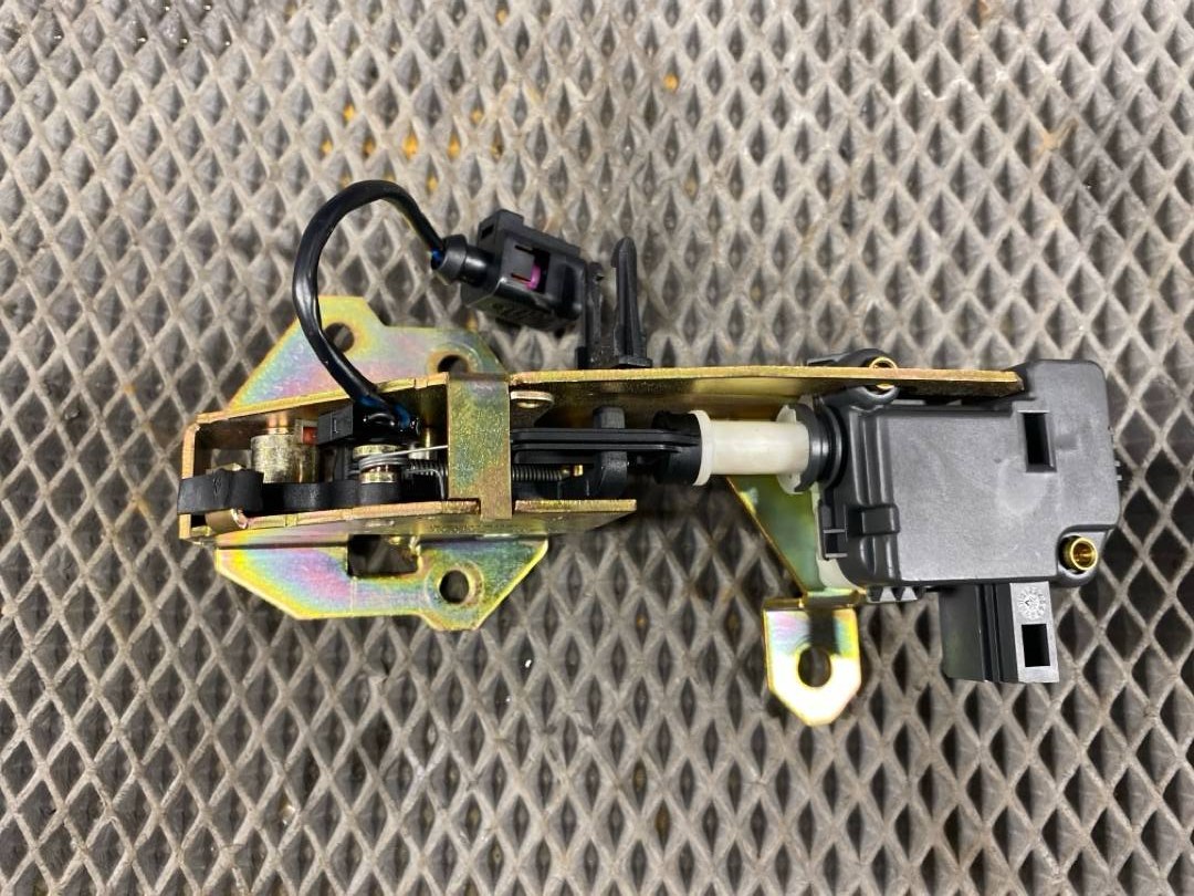 Замок багажника, 1740 рублей, Красноярск