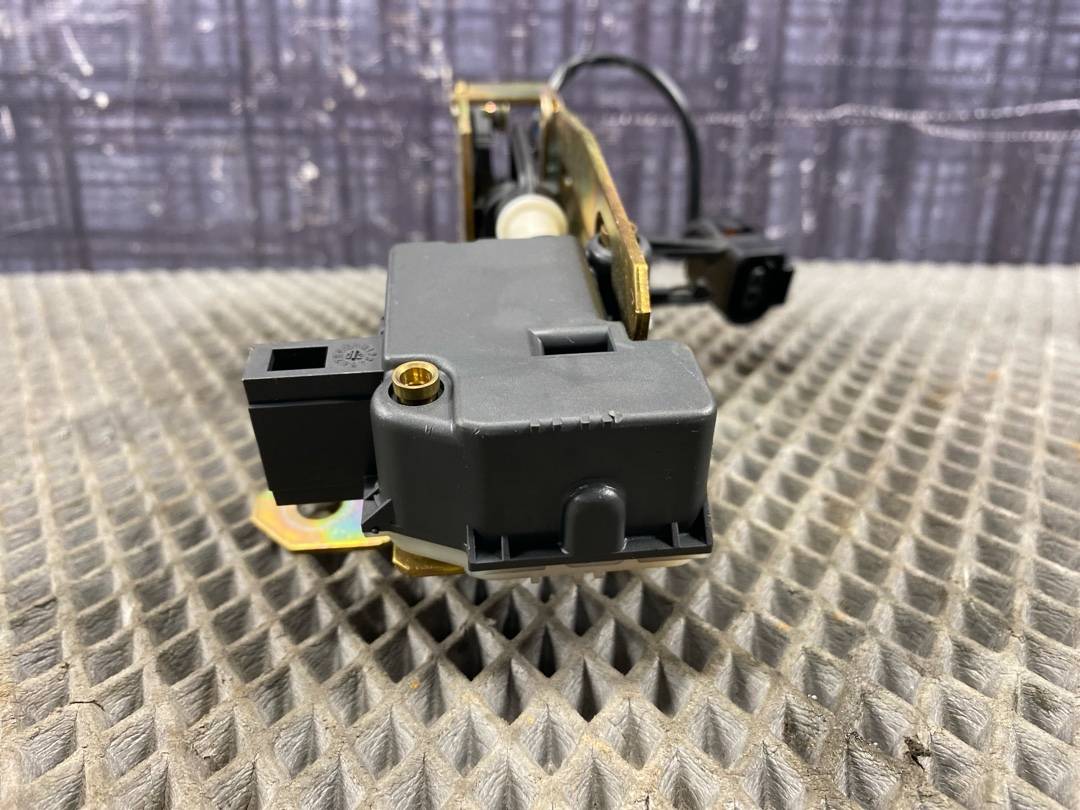 Замок багажника, 1740 рублей, Красноярск