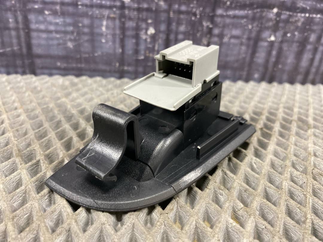 Кнопка стеклоподъемника, 275 рублей, Красноярск