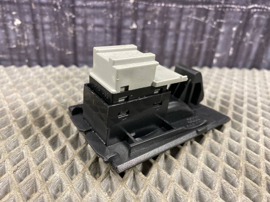 Кнопка стеклоподъемника, 275 рублей, Красноярск